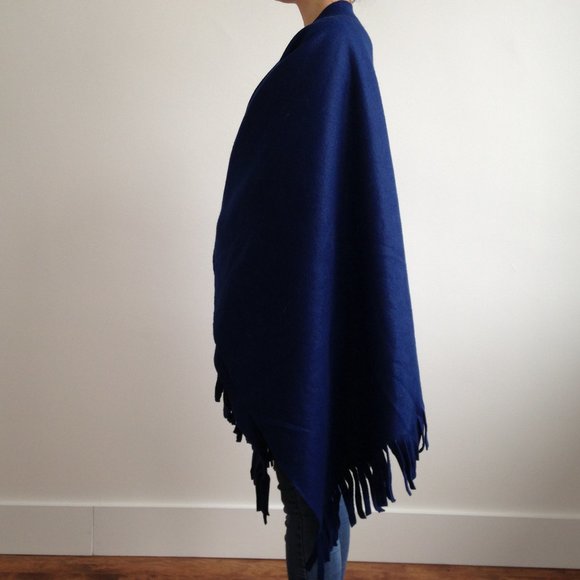 *NWOT* Navy Blue Cozy Polar Fleece Poncho Blanket - Picture 5 of 9